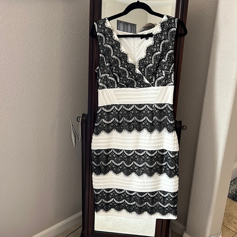 Signature by Sangria White and Black Lace V Neck Dress